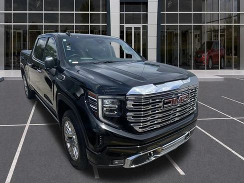 Used 2023 GMC Sierra 1500 Denali w/ Technology Package AWD/4WD image 4