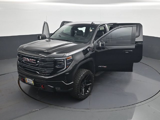 Used 2025 GMC Sierra 1500 AT4 w/ AT4 Premium Package AWD/4WD image 30