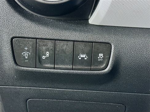 Used 2021 Hyundai Kona SEL image 21