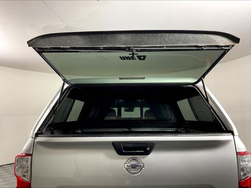 Used 2018 Nissan Titan SV w/ SV Convenience Package AWD/4WD image 37