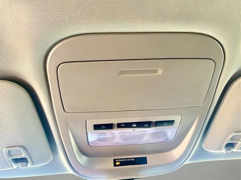 Used 2022 GMC Canyon AT4 image 37