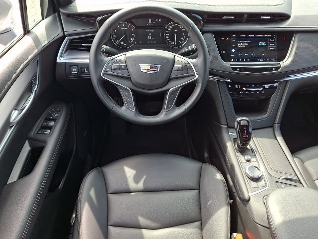 Certified 2025 Cadillac XT5 Luxury w/ LPO, Floor Liner Package AWD/4WD image 10