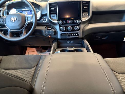 New 2026 RAM 1500 Express AWD/4WD image 17