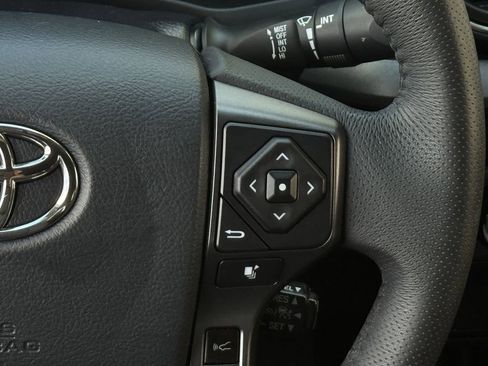 Used 2019 Toyota Tacoma TRD Off-Road AWD/4WD image 15