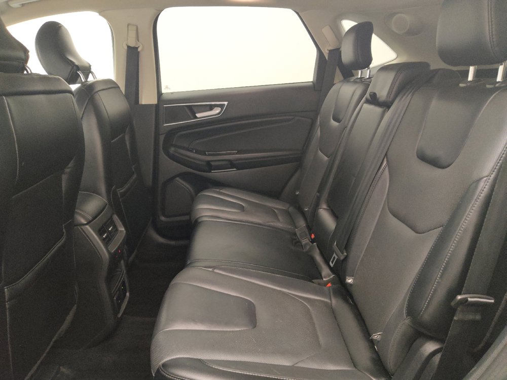 Used 2018 Ford Edge Titanium w/ Equipment Group 301A FWD image 18
