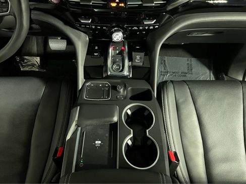 Certified 2024 Acura MDX SH-AWD w/ Technology Package image 13