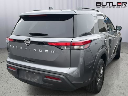 Used 2025 Nissan Pathfinder SV FWD image 10
