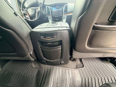Used 2015 Cadillac Escalade ESV Premium AWD/4WD image 33