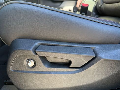 Used 2025 Honda Pilot Black Edition image 28