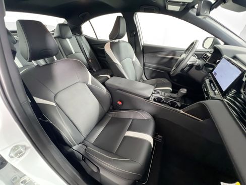 Used 2026 Toyota Camry SE w/ Multimedia Upgrade Package FWD image 31