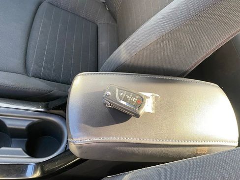 Used 2021 Toyota Corolla SE FWD image 28