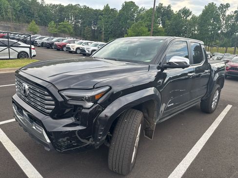 Used 2024 Toyota Tacoma Limited w/ Limited Package (LT) AWD/4WD image 7