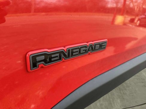 Used 2015 Jeep Renegade Trailhawk w/ Premium Leather Group AWD/4WD image 10
