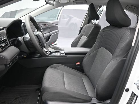 Used 2025 Toyota Camry LE FWD image 9