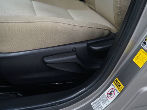 Used 2016 Toyota Corolla LE FWD image 20