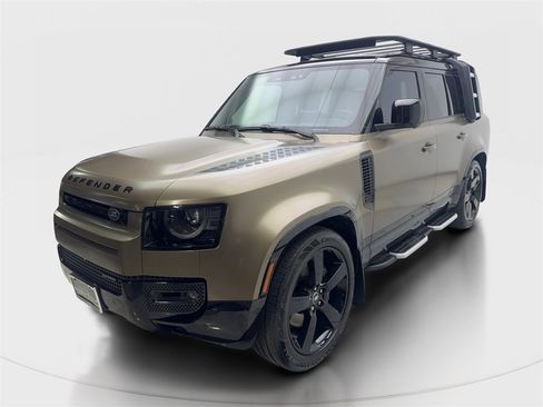 Used 2023 Land Rover Defender 130 X-Dynamic SE image 2