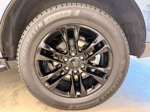 Used 2023 Ford Expedition XLT image 11