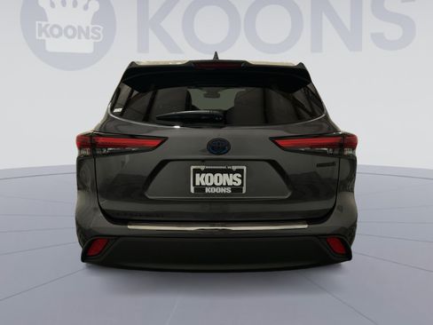 Used 2022 Toyota Highlander XLE w/ Protection Package #3 (TMS) AWD/4WD image 15