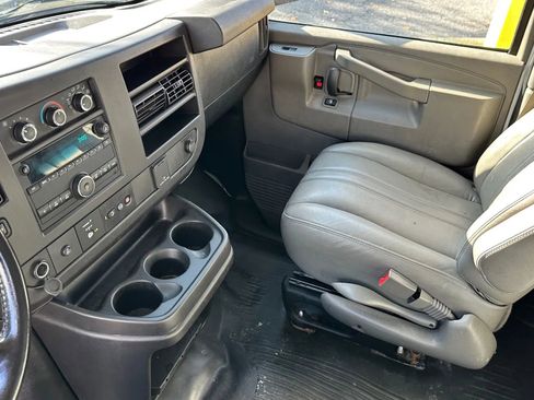 Used 2020 GMC Savana 2500 Extended w/ Driver Convenience Package image 11