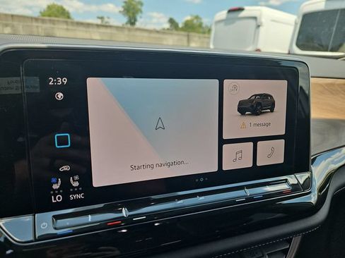 Used 2024 Volkswagen Atlas SE FWD image 25