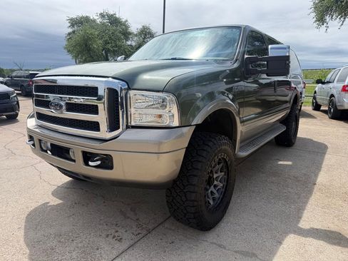 Used 2005 Ford Excursion Eddie Bauer image 3