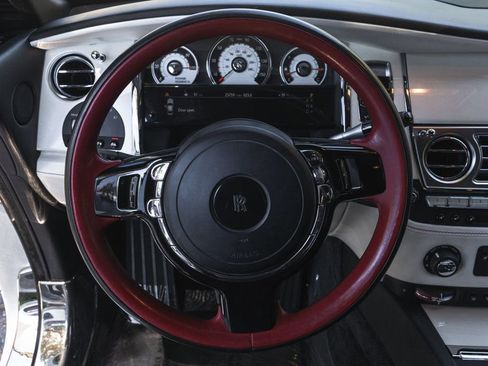 Used 2015 Rolls-Royce Wraith 2dr Coupe image 16