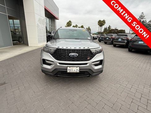 Used 2022 Ford Explorer ST image 2