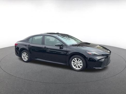 Used 2025 Toyota Camry LE image 2