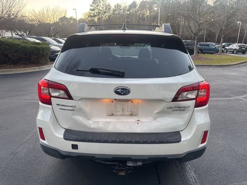 Used 2017 Subaru Outback 2.5i Premium image 15