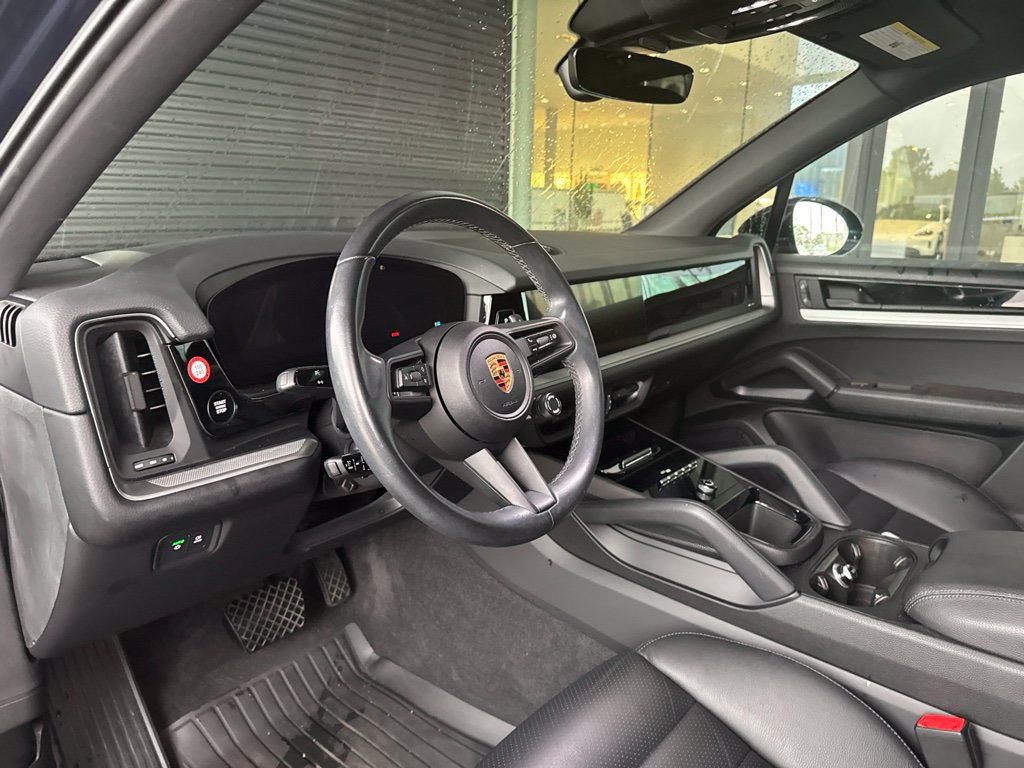 Certified 2024 Porsche Cayenne AWD/4WD image 8