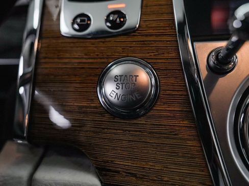 Used 2011 Rolls-Royce Ghost image 43