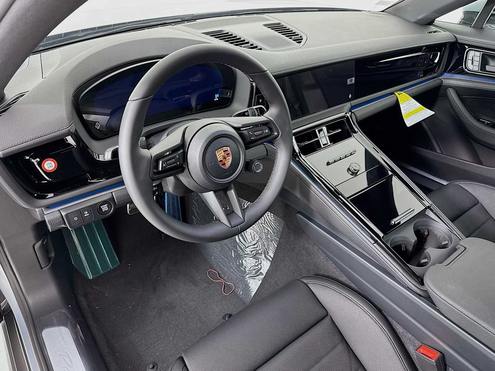 Used 2026 Porsche Panamera RWD image 4