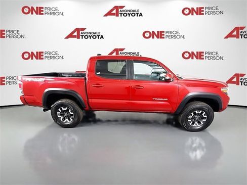 Certified 2022 Toyota Tacoma TRD Off-Road image 8