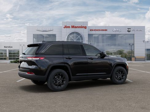 New 2026 Jeep Grand Cherokee Altitude image 4