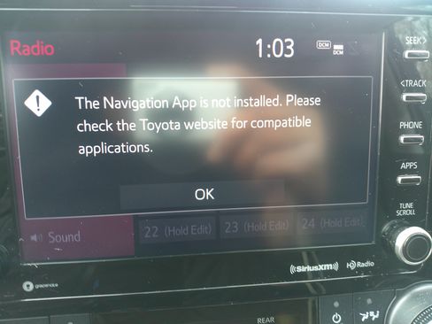 Used 2022 Toyota Highlander LE image 25