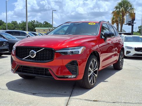 Certified 2024 Volvo XC60 B5 Plus AWD/4WD image 3