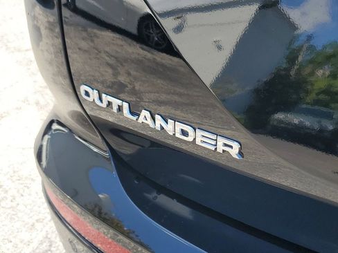 New 2026 Mitsubishi Outlander ES FWD image 8