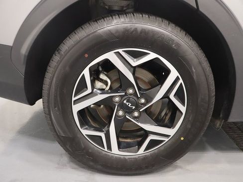 Used 2024 Kia Sportage LX image 26