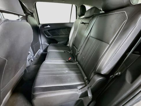 Used 2024 Volkswagen Tiguan SE FWD image 25