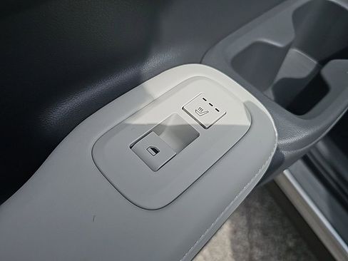 Used 2024 Hyundai Santa Fe Limited image 32