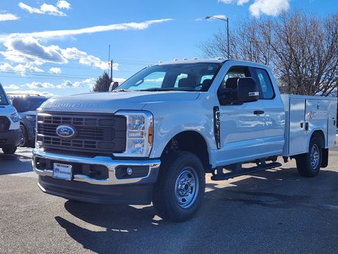 New 2026 Ford F250 XL w/ XL Chrome Package image 3