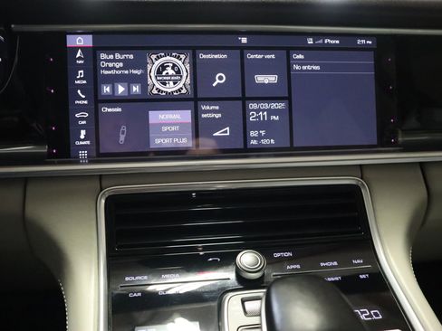 Used 2019 Porsche Panamera w/ Premium Package Plus image 17