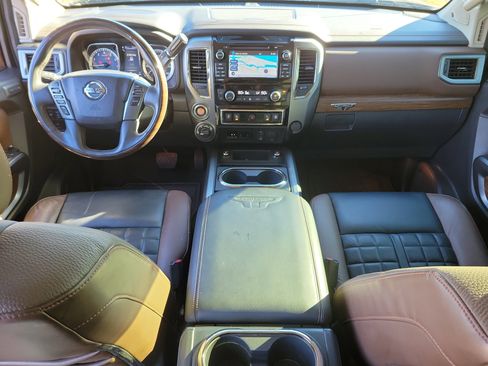 Used 2017 Nissan Titan Platinum Reserve image 27