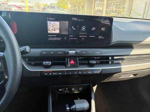 Used 2025 Kia K4 LXS image 17