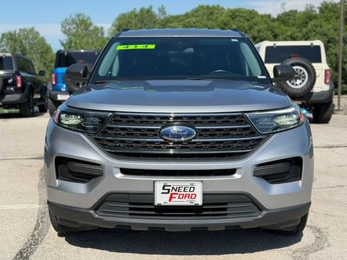 Used 2022 Ford Explorer XLT AWD/4WD image 2
