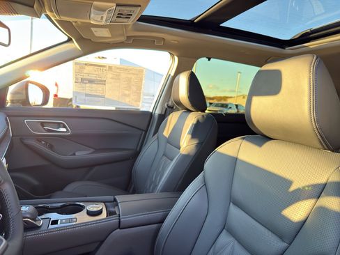 New 2026 Nissan Rogue Platinum image 26