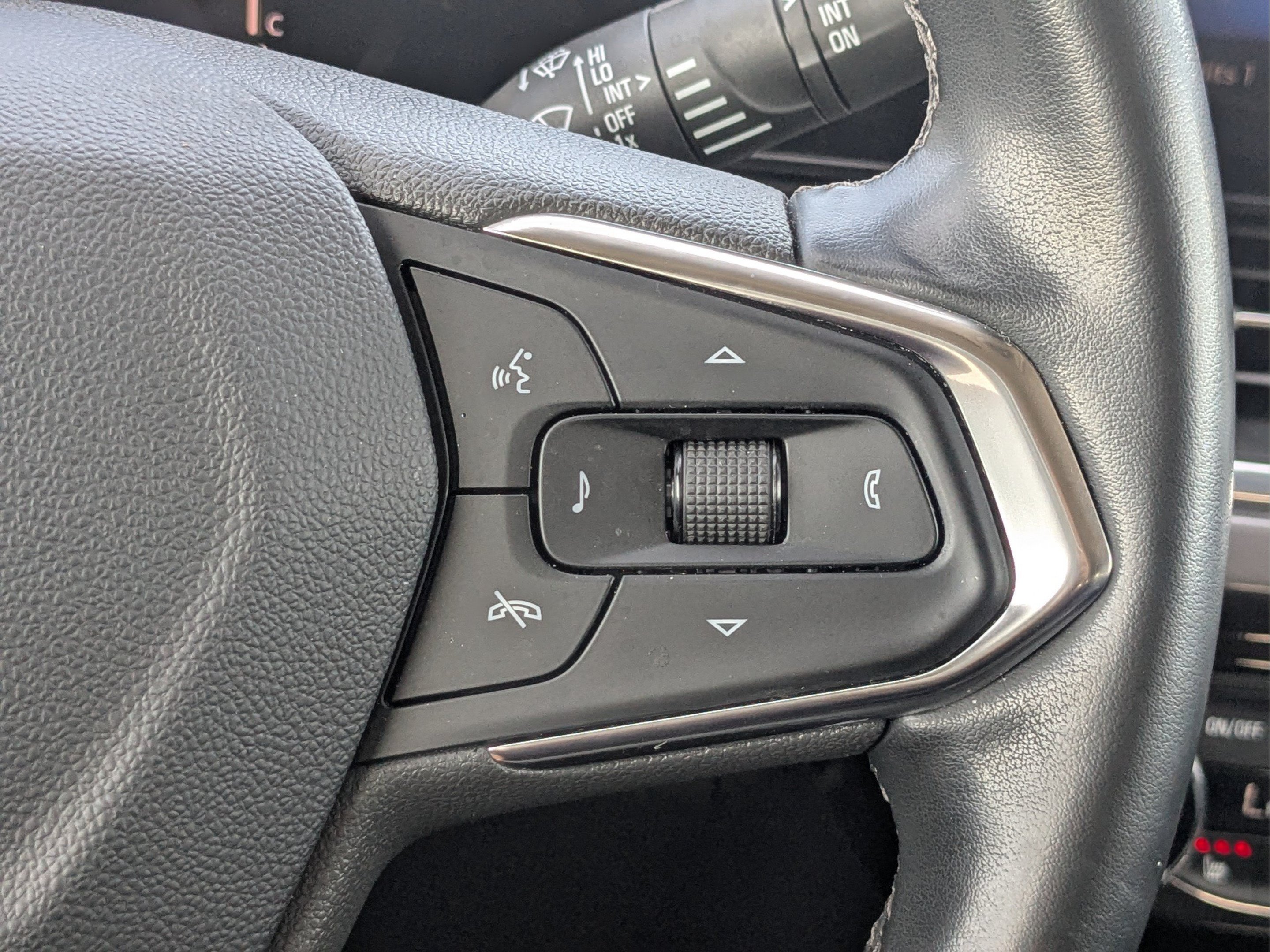 Used 2025 Chevrolet Trax ACTIV w/ Driver Confidence Package FWD image 24
