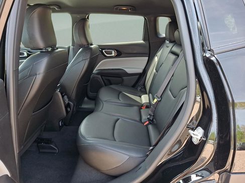 Certified 2024 Jeep Compass Limited AWD/4WD image 8