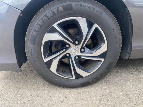 Used 2017 Honda Accord LX image 13