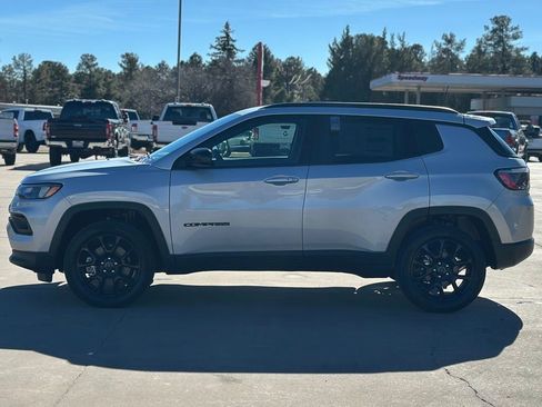 New 2026 Jeep Compass Latitude image 6